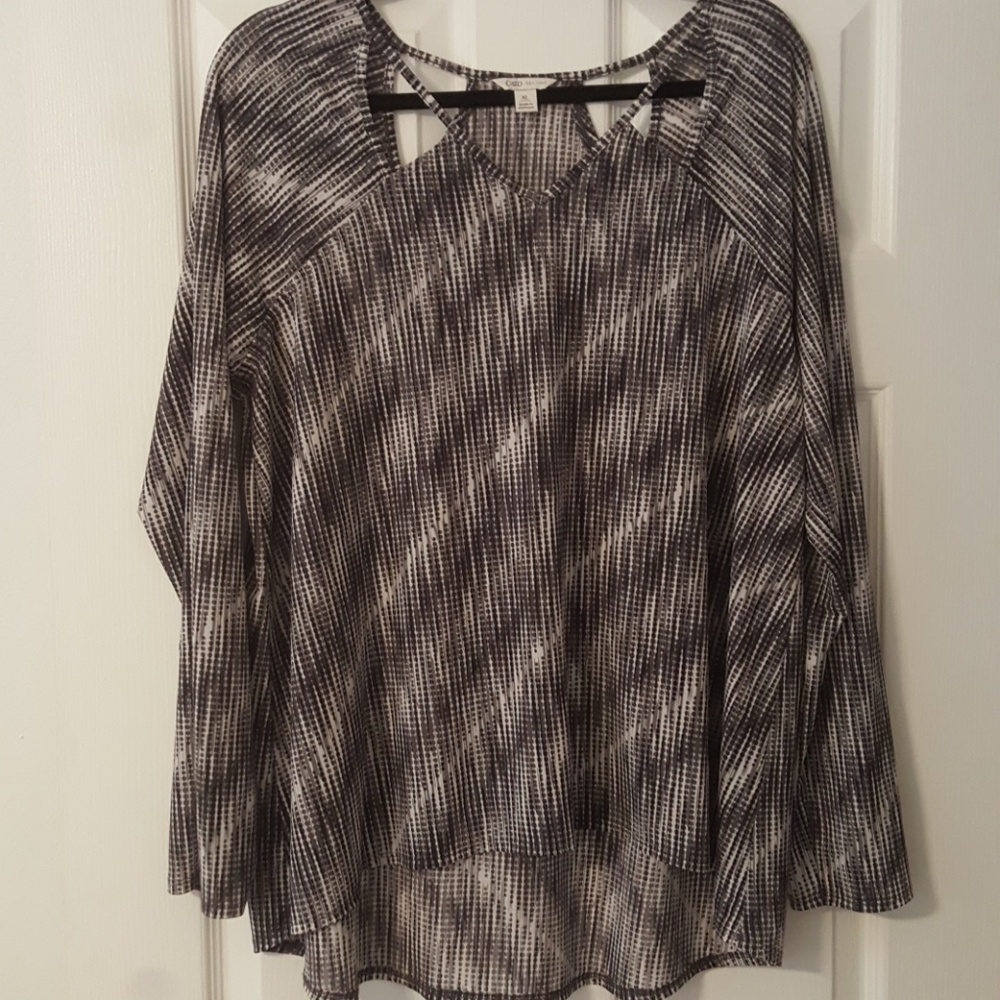 CATO long sleeve open v-neck XL